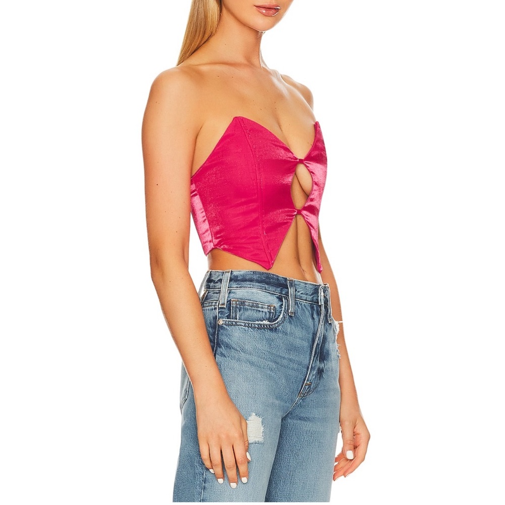 Super down Clara cut out top